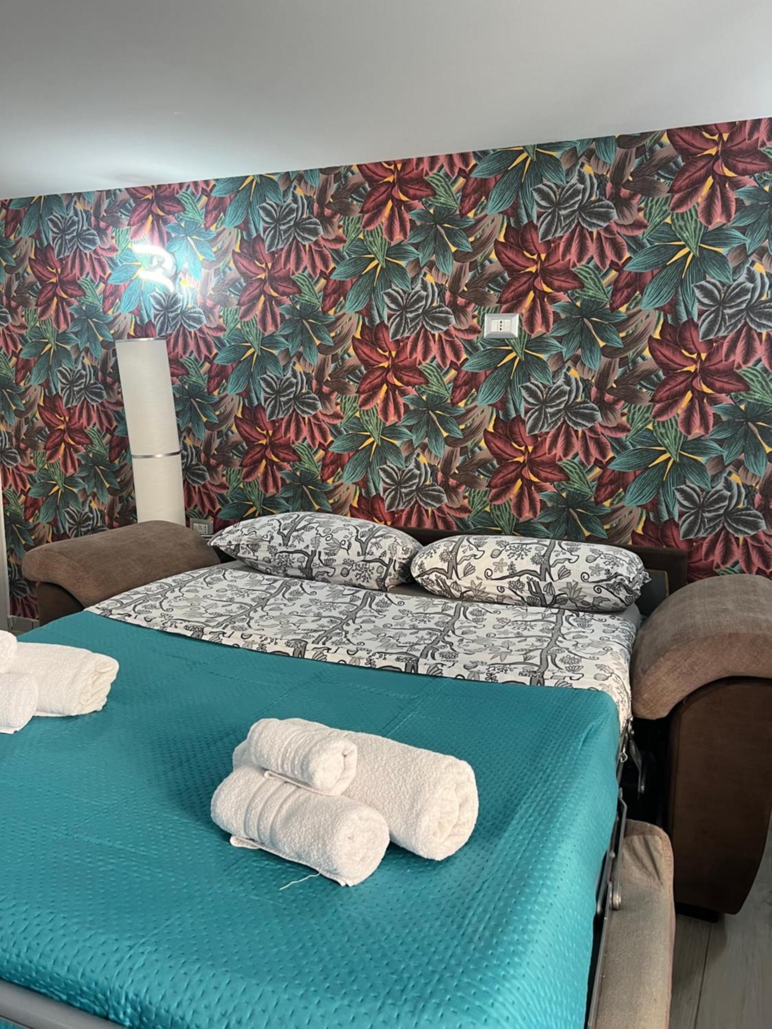 Napoli Centro-La Casa Di Lucio Bed & Breakfast エクステリア 写真